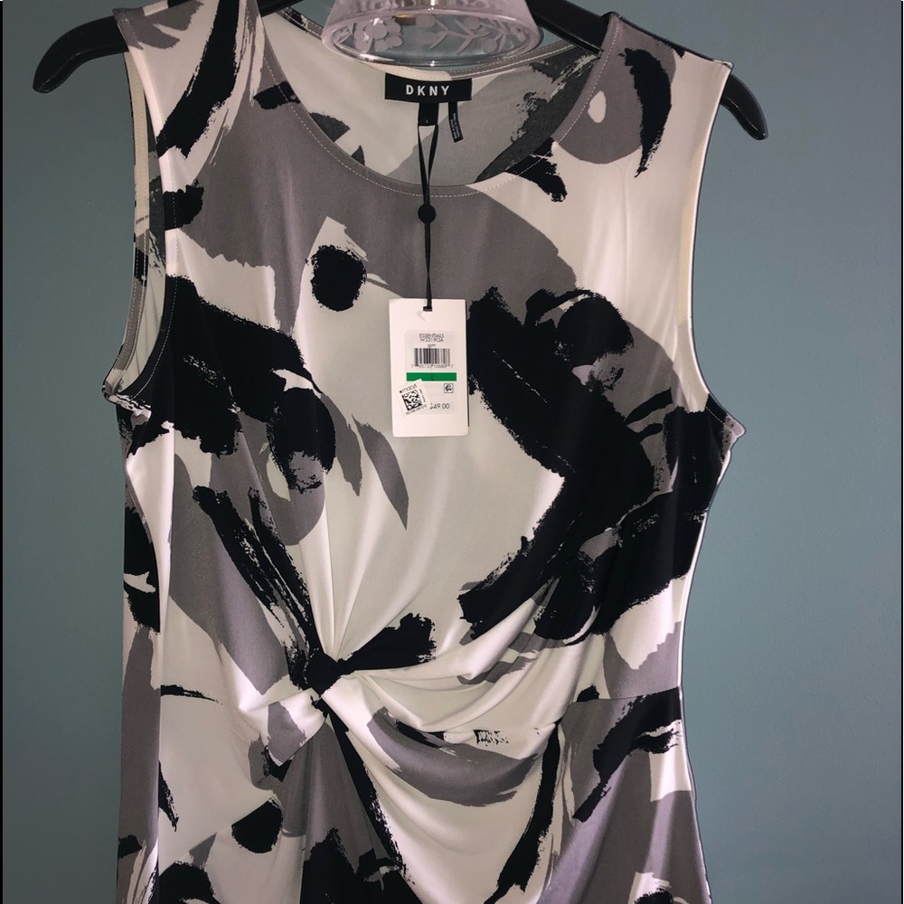 Women’s sleeveless blouse knot front/tie